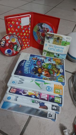 Nintendo Wii + 8 giochi + accessori