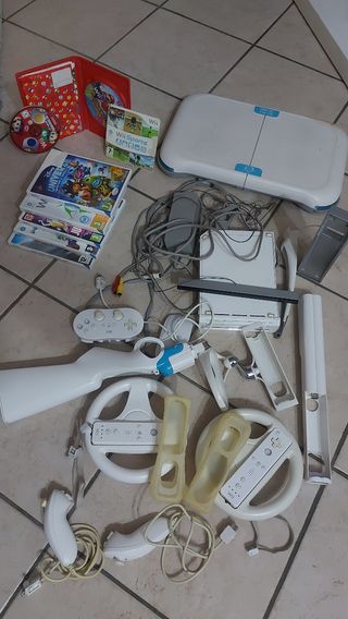 Nintendo Wii + 8 giochi + accessori