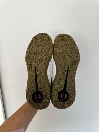 Botas Nike Futsal Blancas/Rojas LEGEND 10 CLUB IC