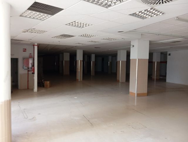 Local 800m² céntrico