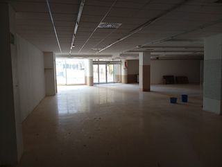 Local 800m² céntrico