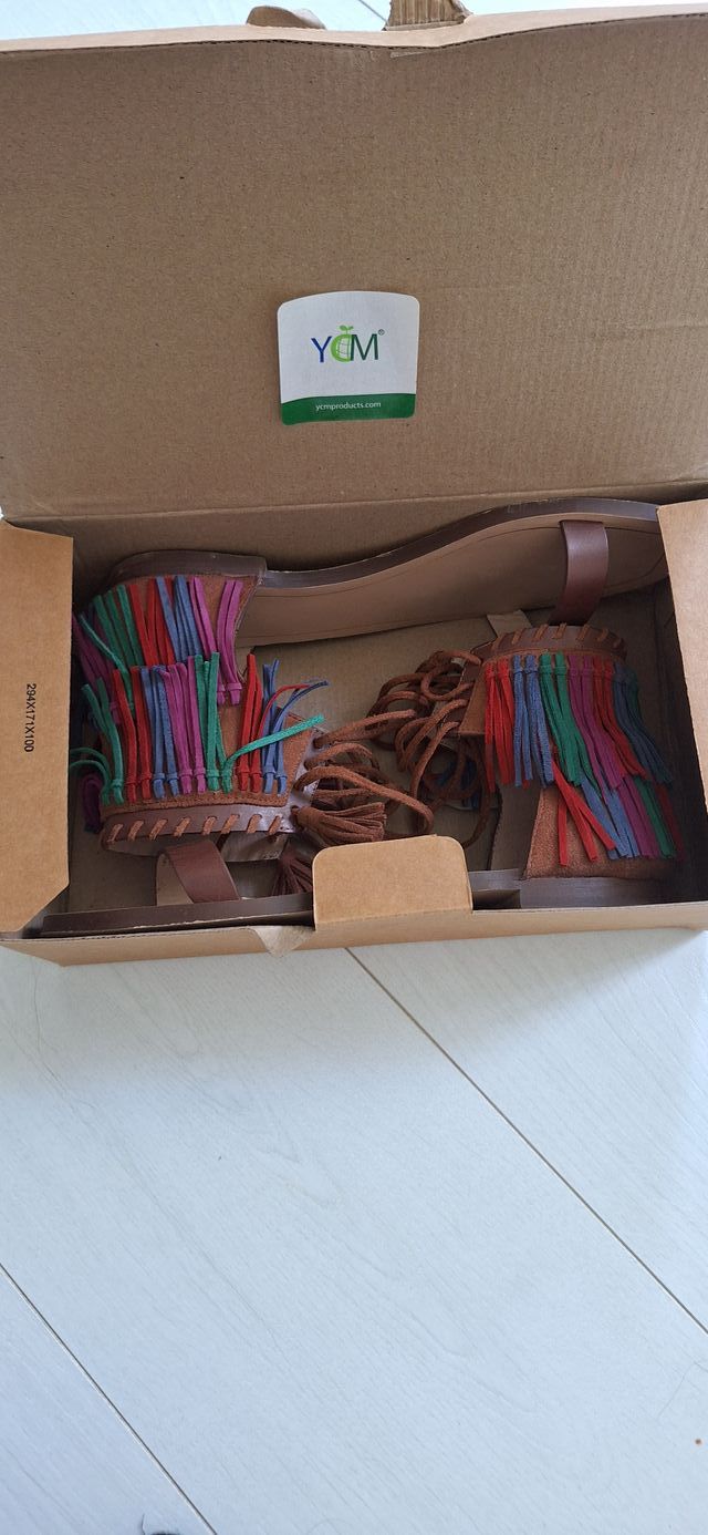 Sandalias cuero talla 39. Zara