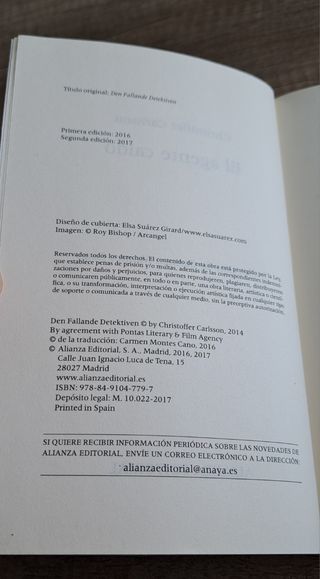 El hombre invisible de Salem y otro / C. Carlsson.