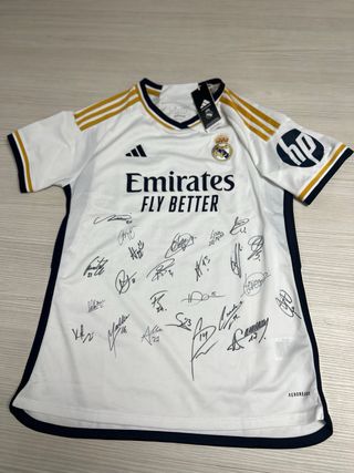 Camiseta Real Madrid firmada Adidas