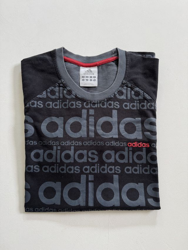 T-shirt Adidas – Taglia S, ottime condizioni