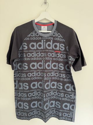 T-shirt Adidas – Taglia S, ottime condizioni