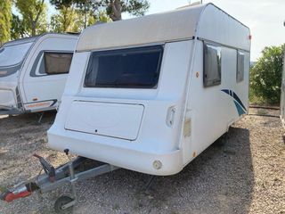 Caravana menos 750kg de 4 plazas