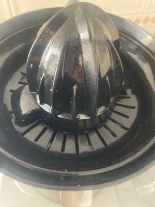 Exprimidor Russell Hobbs alto 22 cm y con tapa 25