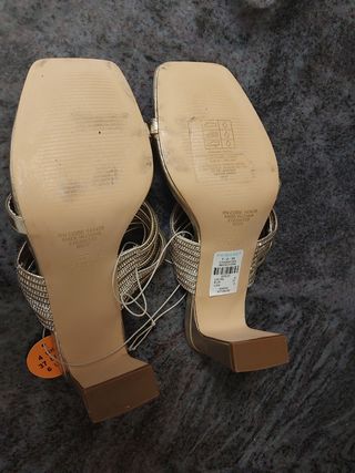 Sandalias doradas sin estrenar. Talla 37