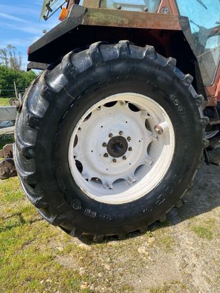 Neumáticos con llanta para tractor fiat