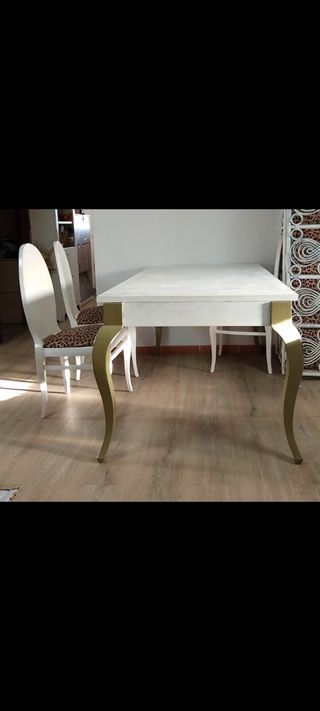 Mesa comedor cabriolé