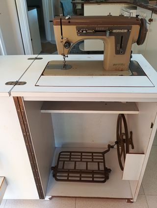 Máquina coser WERTHEIM antigua