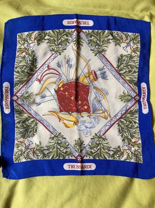 Pañuelo seda TRUSSARDI 