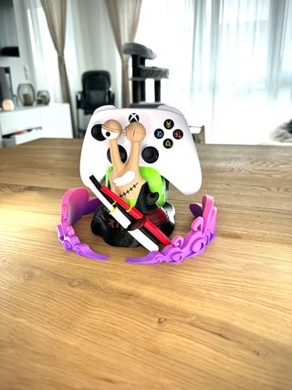 Soporte mando universal zoro one piece