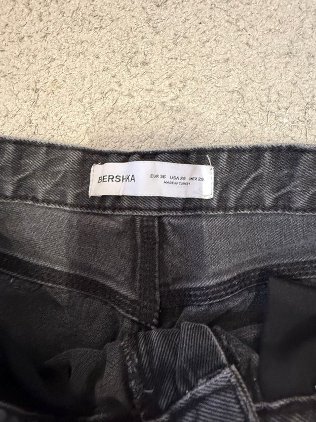 Shorts Bershka negros - talla 25