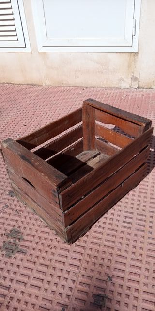 caja de fruta antigua