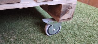 Sillón palet con cojines y ruedas