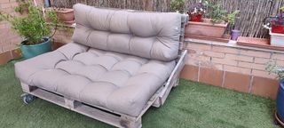 Sillón palet con cojines y ruedas