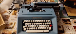 Máquina de escribir Olivetti Studio 46