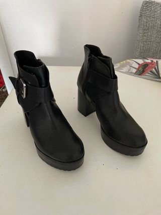 Botines negros tacón alto