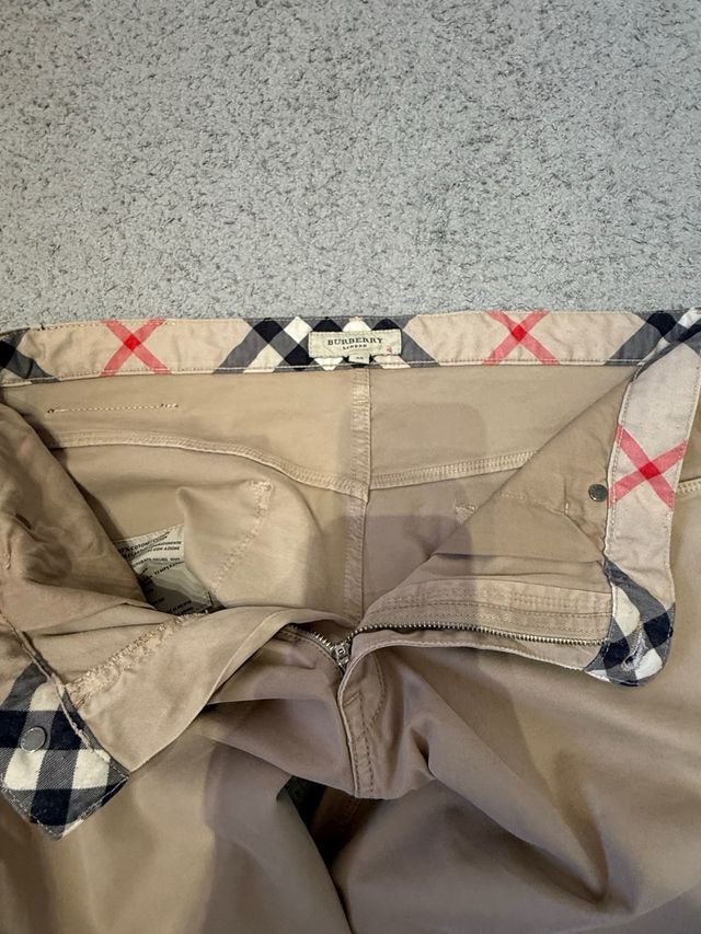 Pantalones Burberry beige