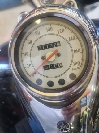 YAMAHA DRAG STAR VSV 650.