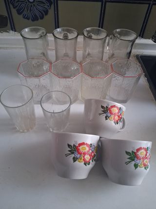 Juego vasos cristal y porcelana