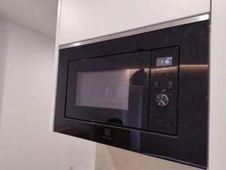 Microondas Electrolux 700W integrable
