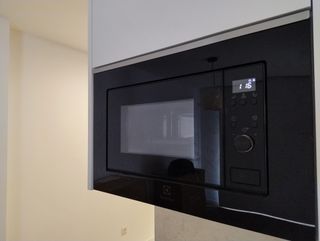 Microondas Electrolux 700W integrable