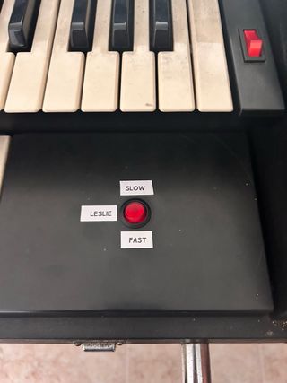 organo Hammond B200 con Leslie hammond 710