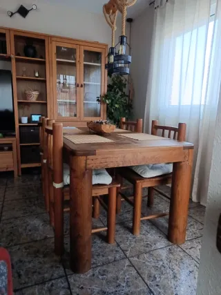 Mesa + 4 sillas madera maciza