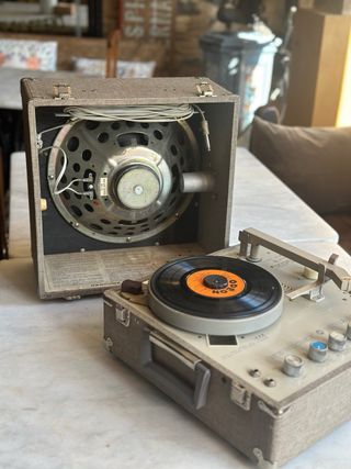 Maleta Tocadiscos fonógrafo vintage RT-1270 V