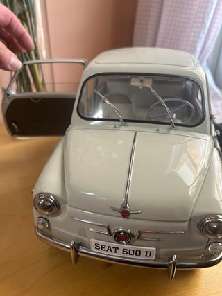 Maqueta SEAT 600 D