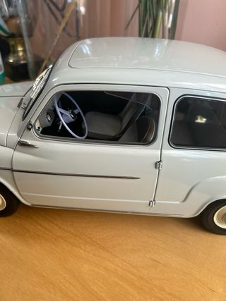Maqueta SEAT 600 D