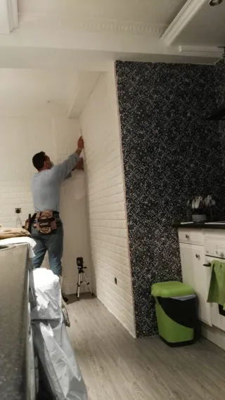Instalación moquetas y papel pintado tnt etc