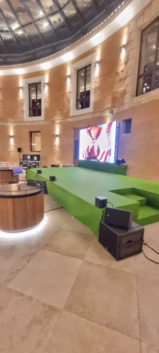 Instalación moquetas y papel pintado tnt etc