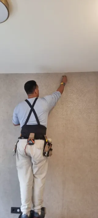 Instalación moquetas suelo vinil y  papel EDISON