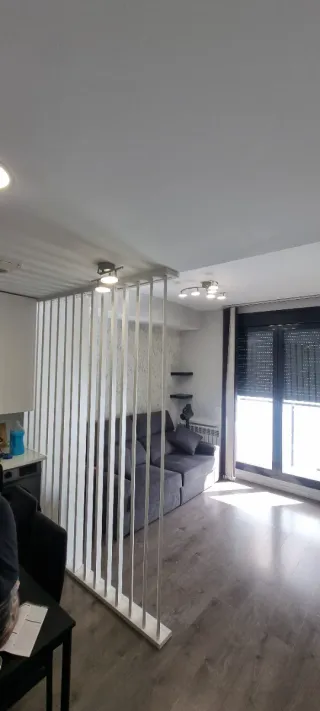 Instalación moquetas suelo vinil y  papel EDISON