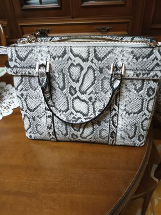 Bolso Guess nuevo 