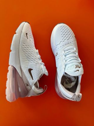 Zapatillas Nike Air Max 270 - talla 38,5 de segunda mano por 89 EUR en  Alicante/Alacant en WALLAPOP