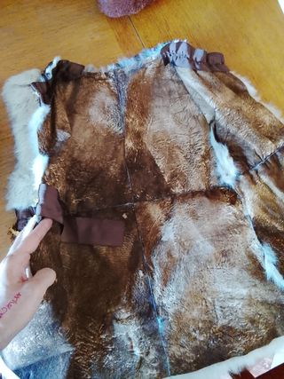 Chaleco marrón beige de piel conejo