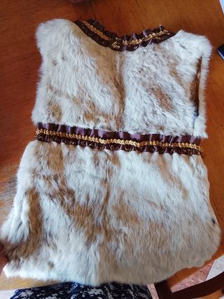 Chaleco marrón beige de piel conejo