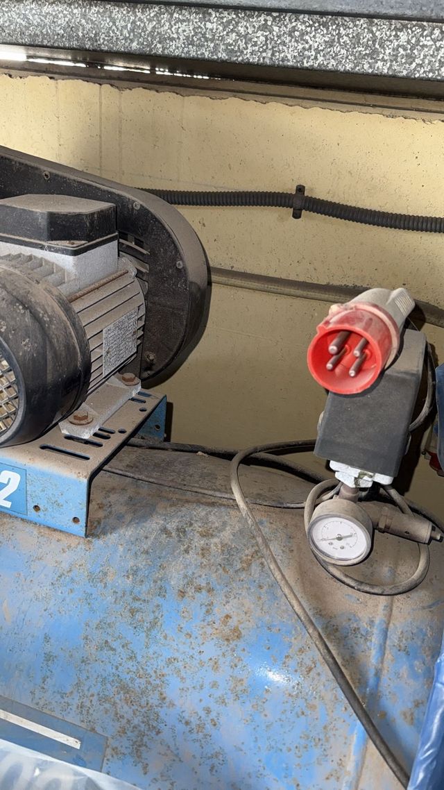 Compresor Trifasico ABAC LT200 HP2 - 200L B 2800