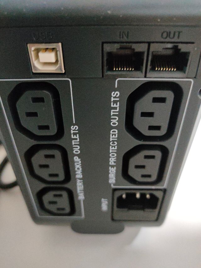 Gruppo di continuità Groupa 700D per pc