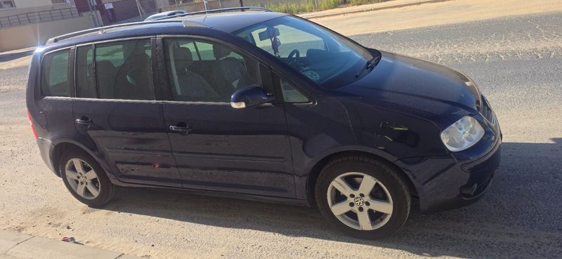 Volkswagen Touran 2005 - foto 1