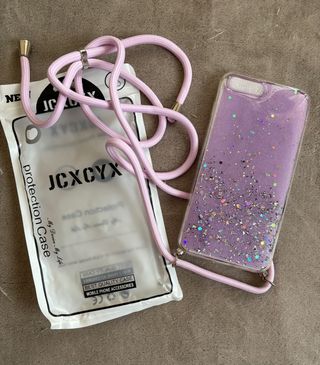 Funda iPhone 8 Plus lila con cadena