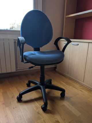 Silla oficina giratoria azul