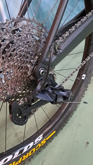 Bicicleta MTB carbono Canyon