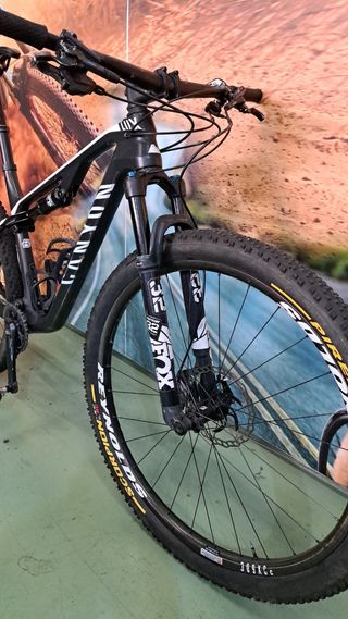 Bicicleta MTB carbono Canyon