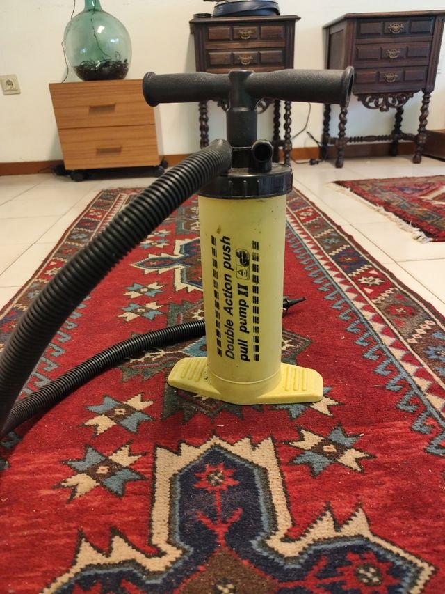 Inflador de pie doble acción